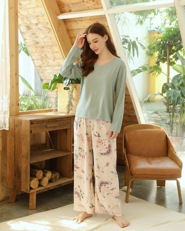 Carnation Long Sleeved 2 Piece Set